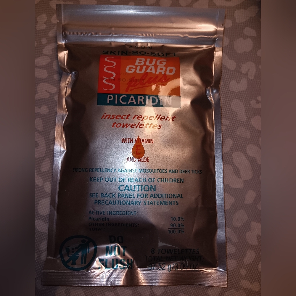 Avon Skin-So-Soft Bug Guard Towelettes - Silver and Orange